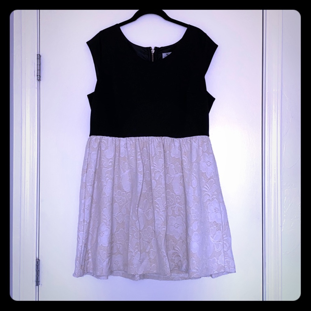 Color block lace dress!